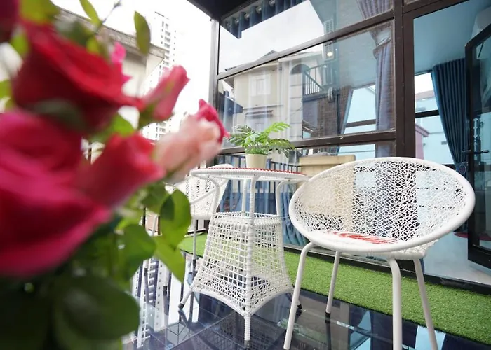 Almor With Pool In Right Center Bed &amp; Breakfast