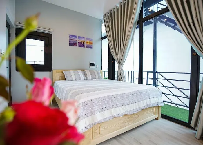 Almor With Pool In Right Center Hạ Long