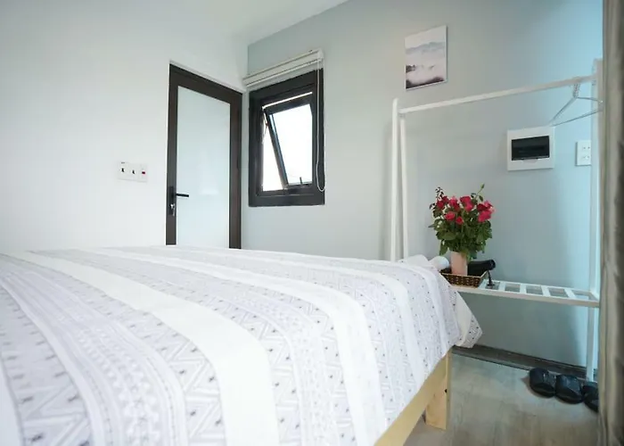 Bed &amp; Breakfast Almor With Pool In Right Center Hạ Long